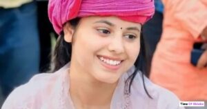 Priya Saroj Education and Qualifications